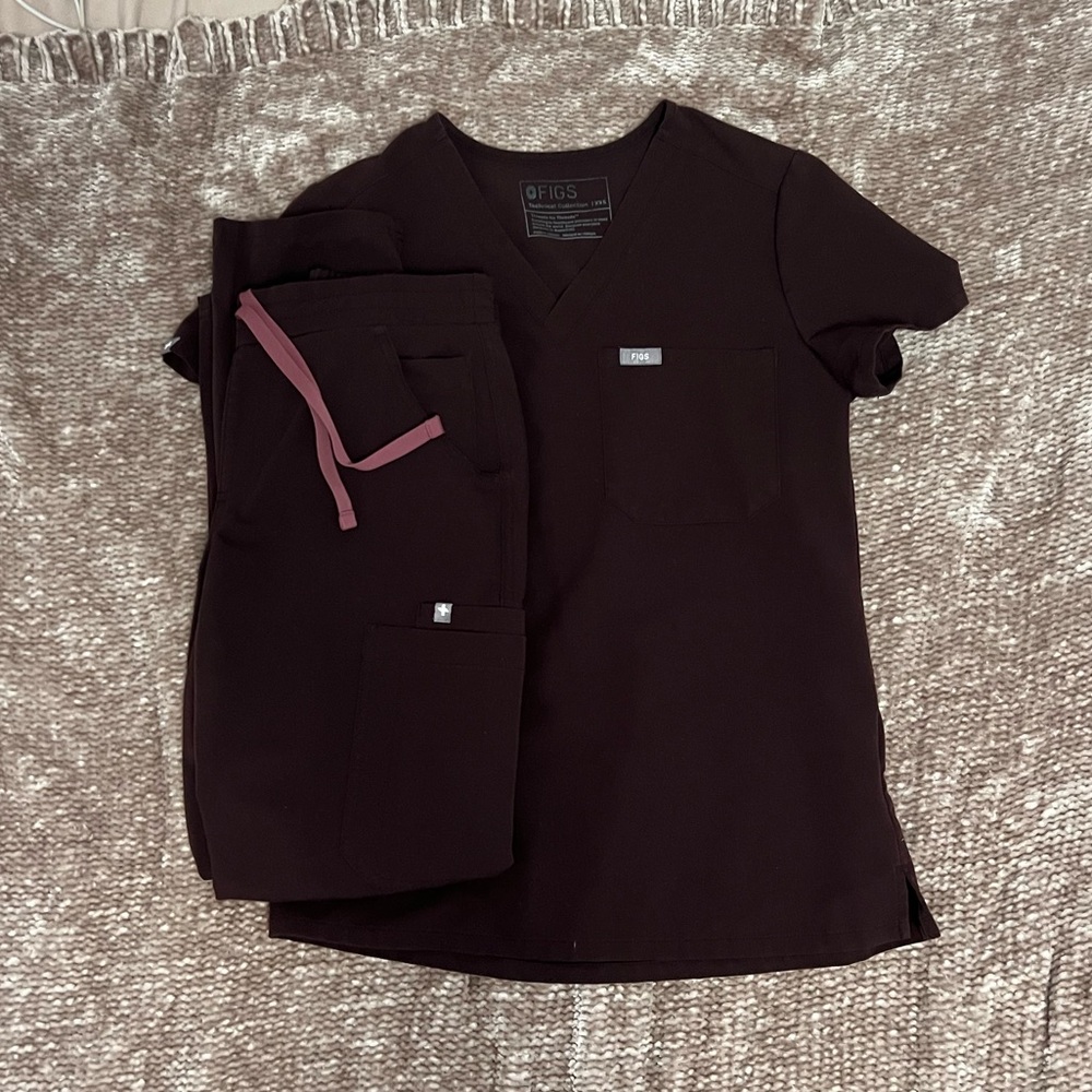 FIGS SCRUBS SET ESPRESSO